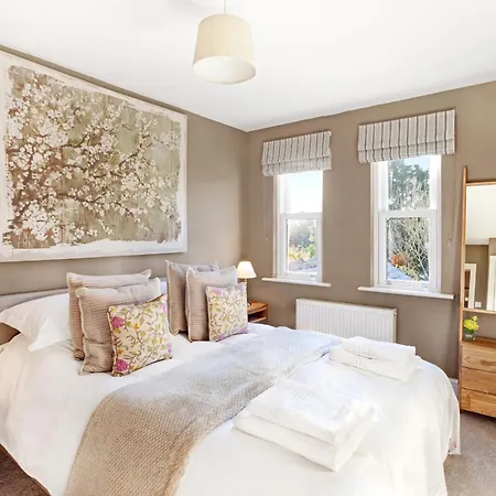 Thorncliffe House *